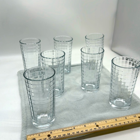 Vintage Clear Block Optic Checkered Design Glasses-Qty 7–8oz—5-1/8” Tall - Picture 1 of 5